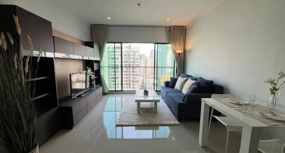 For sale 1 bed condo in Khlong Toei, Bangkok