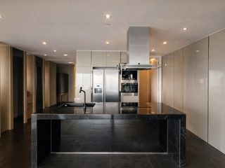 For rent 4 bedrooms condo in Yan Nawa, Bangkok