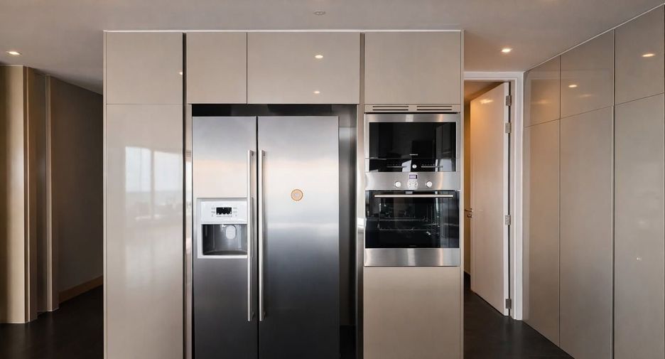 For rent 4 bedrooms condo in Yan Nawa, Bangkok