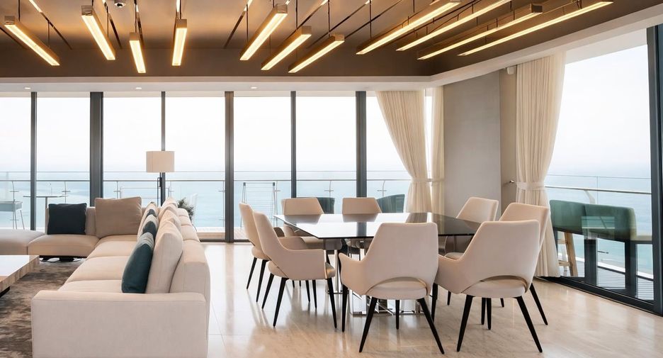 For rent 4 bedrooms condo in Yan Nawa, Bangkok