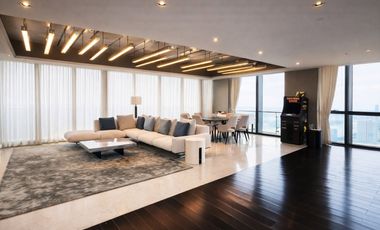 For rent 4 bedrooms condo in Yan Nawa, Bangkok