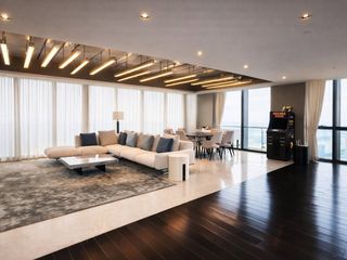 For rent 4 bedrooms condo in Yan Nawa, Bangkok