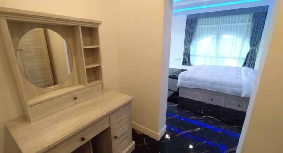 For sale 4 bedrooms house in Bang Lamung, Chonburi