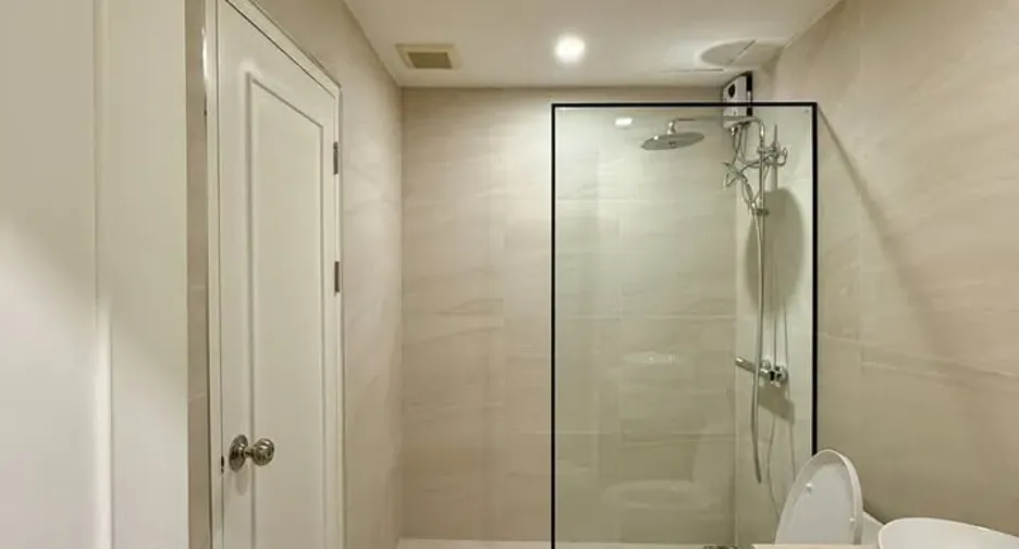 For sale 3 bedrooms condo in Watthana, Bangkok