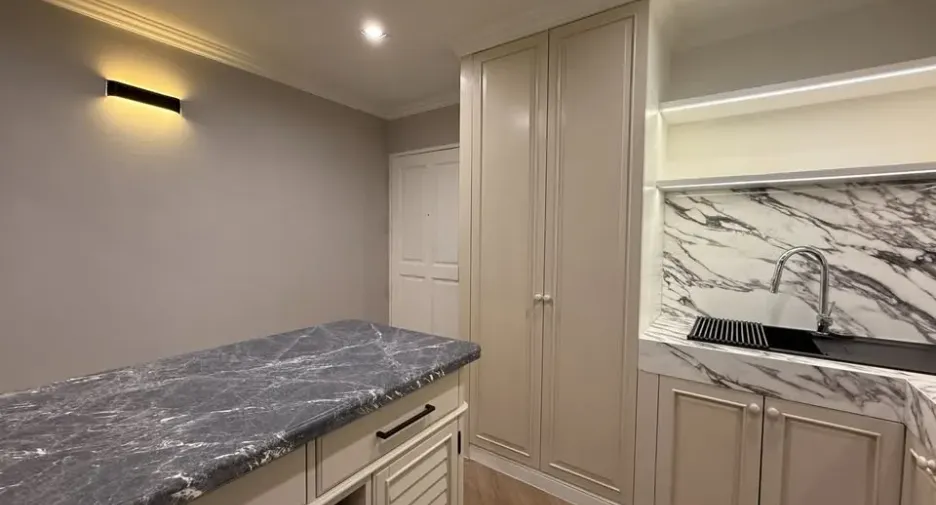 For sale 3 bedrooms condo in Watthana, Bangkok