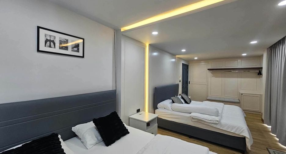 For rent 5 bedrooms villa in San Kamphaeng, Chiang Mai