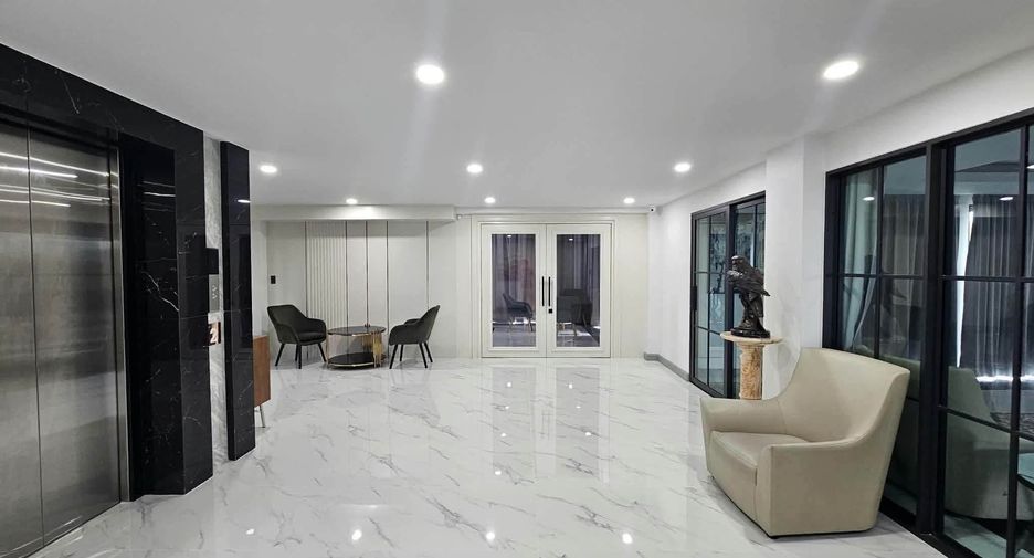 For rent 5 bedrooms villa in San Kamphaeng, Chiang Mai