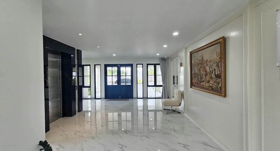 For rent 5 bedrooms villa in San Kamphaeng, Chiang Mai