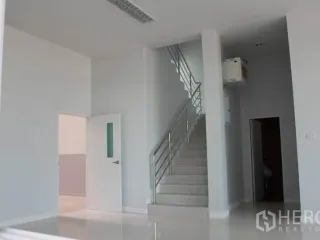 For rent and for sale warehouse in Lam Luk Ka, Pathum Thani
