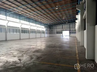 Almacén en alquiler en Phra Pradaeng, Samut Prakan