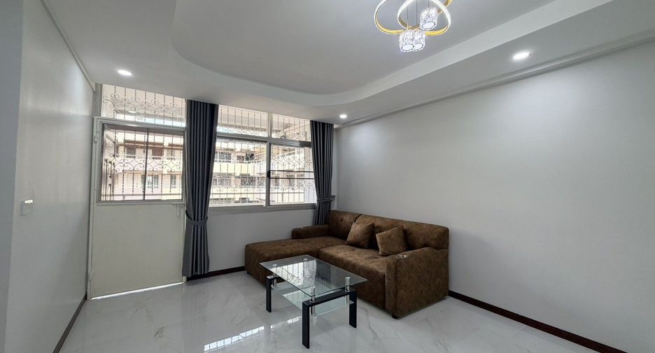 For rent 2 bedrooms condo in Huai Khwang, Bangkok