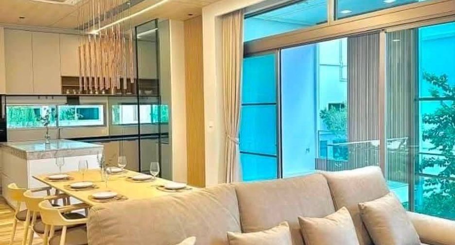 Casa en alquiler y en venta de 3 habitaciones en Saphan Sung, Bangkok