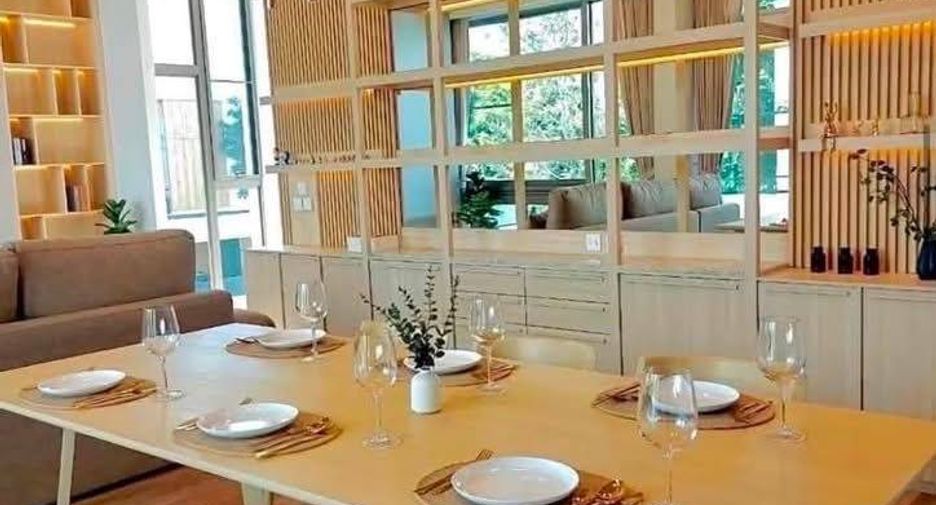 Casa en alquiler y en venta de 3 habitaciones en Saphan Sung, Bangkok
