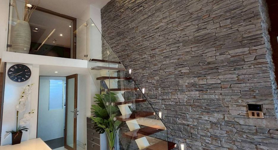 Condo en alquiler de 4 habitaciones en Watthana, Bangkok