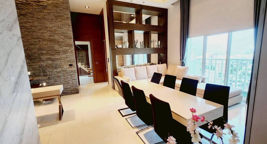 Condo en alquiler de 4 habitaciones en Watthana, Bangkok