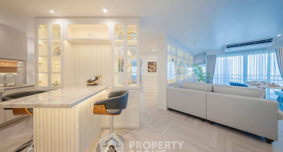 For sale 2 bedrooms condo in Yan Nawa, Bangkok