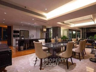 Condo en venta de 3 habitaciones en Yan Nawa, Bangkok