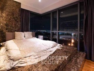 Condo en venta de 3 habitaciones en Yan Nawa, Bangkok