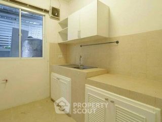 Casa adosada en venta de 3 habitaciones en Lat Krabang, Bangkok