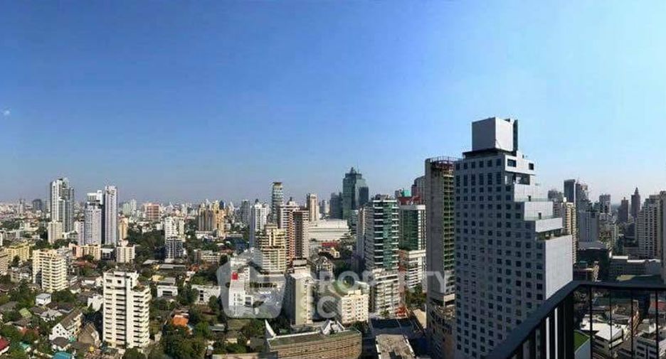 For sale 1 bed condo in Khlong Toei, Bangkok