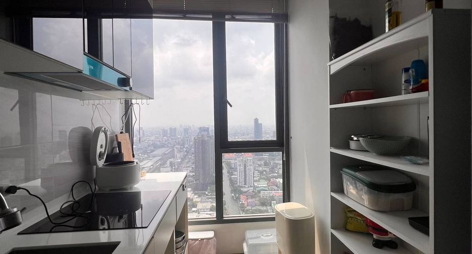 For sale 3 bedrooms condo in Watthana, Bangkok