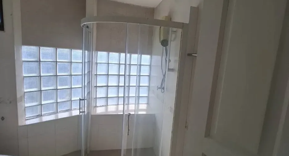 À louer 1 chambre condo à Khlong Toei, Bangkok