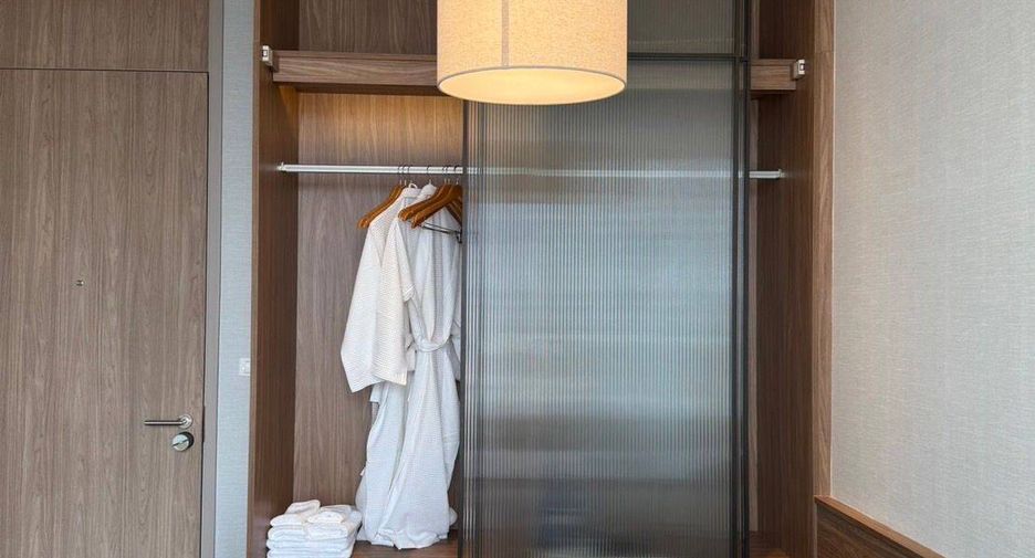 For sale 1 bed condo in Khlong Toei, Bangkok