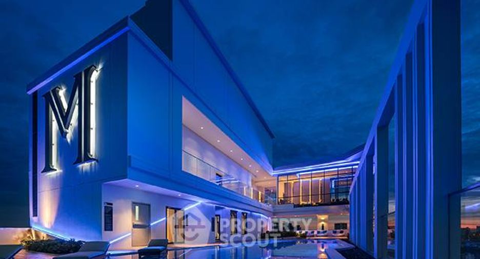 For sale 2 bedrooms condo in Watthana, Bangkok