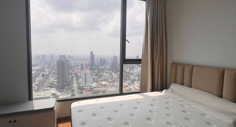 For sale 3 bedrooms condo in Watthana, Bangkok