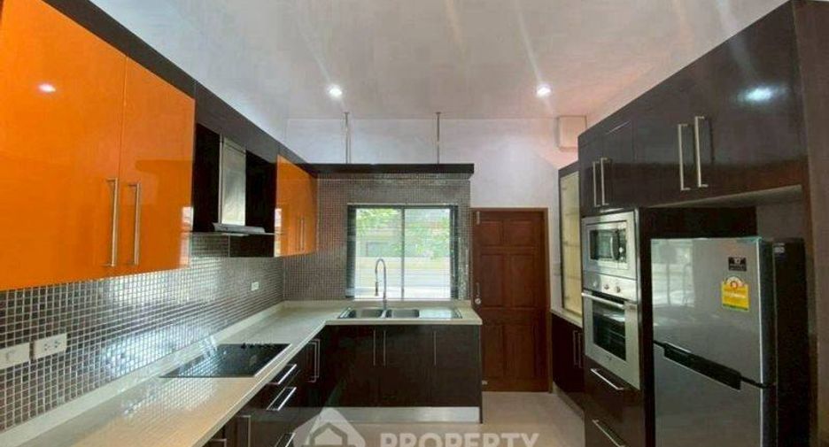 For sale 3 bedrooms villa in Huay Yai, Pattaya