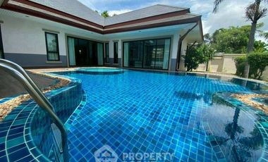 For sale 3 bedrooms villa in Huay Yai, Pattaya