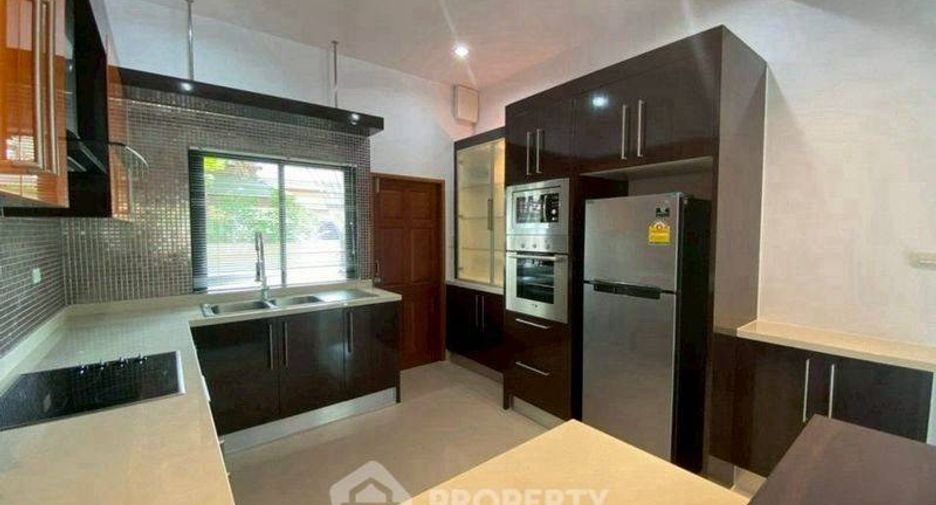 For sale 3 bedrooms villa in Huay Yai, Pattaya