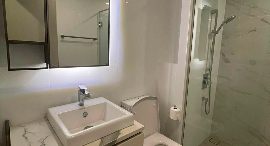 For rent 1 bed condo in Phra Khanong, Bangkok