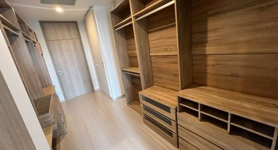 Wohnung zur Miete mit 2 Zimmer in Pathum Wan, Bangkok