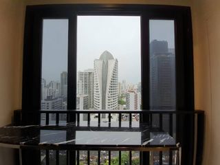 À louer 1 chambre condo à Khlong Toei, Bangkok