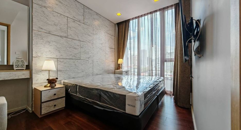For rent 2 bedrooms condo in Watthana, Bangkok