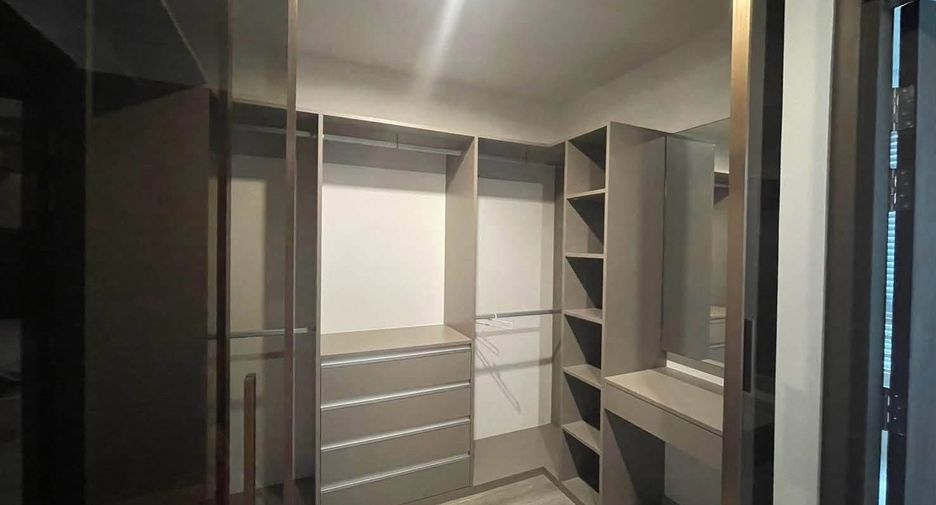 For rent 2 bedrooms condo in Bang Na, Bangkok
