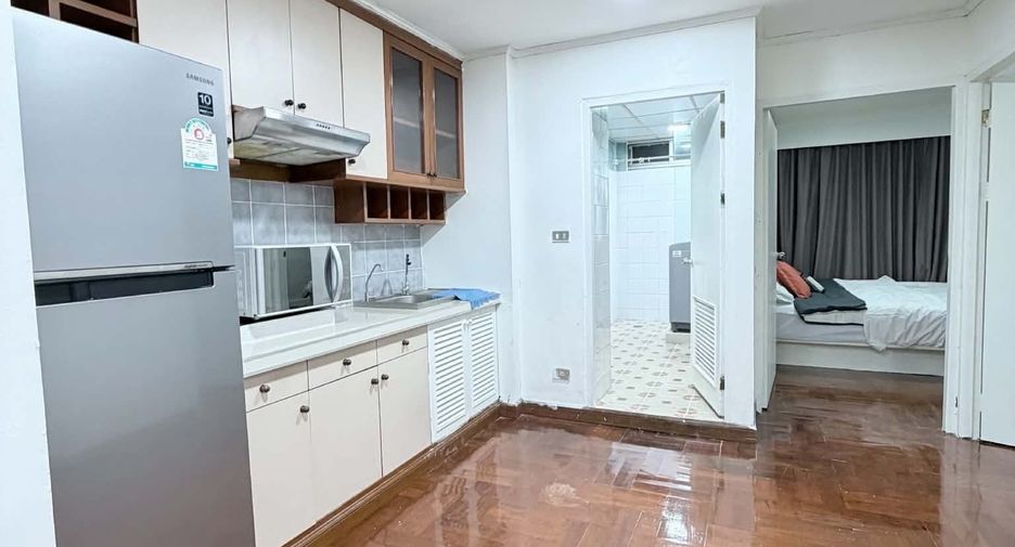 For rent 2 bedrooms condo in Watthana, Bangkok