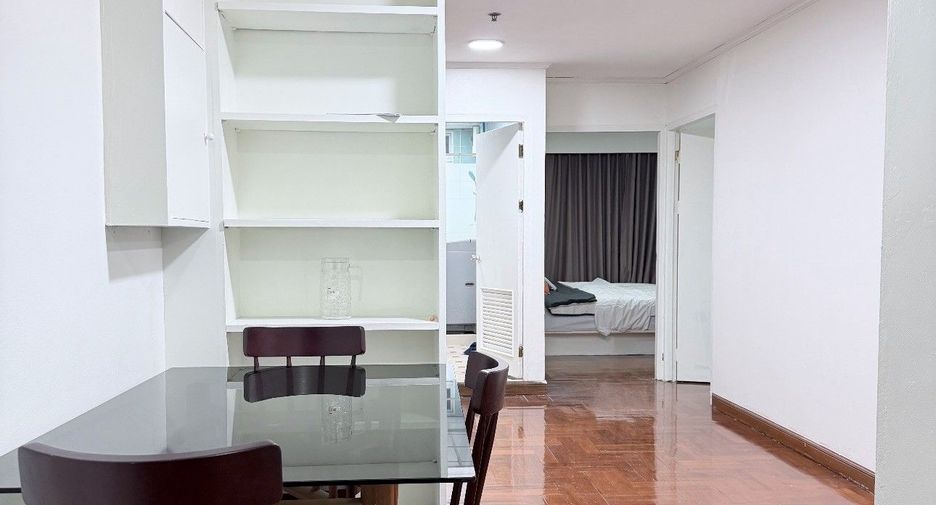 For rent 2 bedrooms condo in Watthana, Bangkok