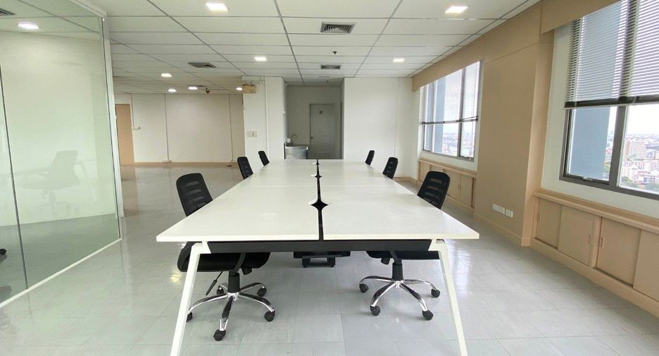 Büro zur Miete in Huai Khwang, Bangkok