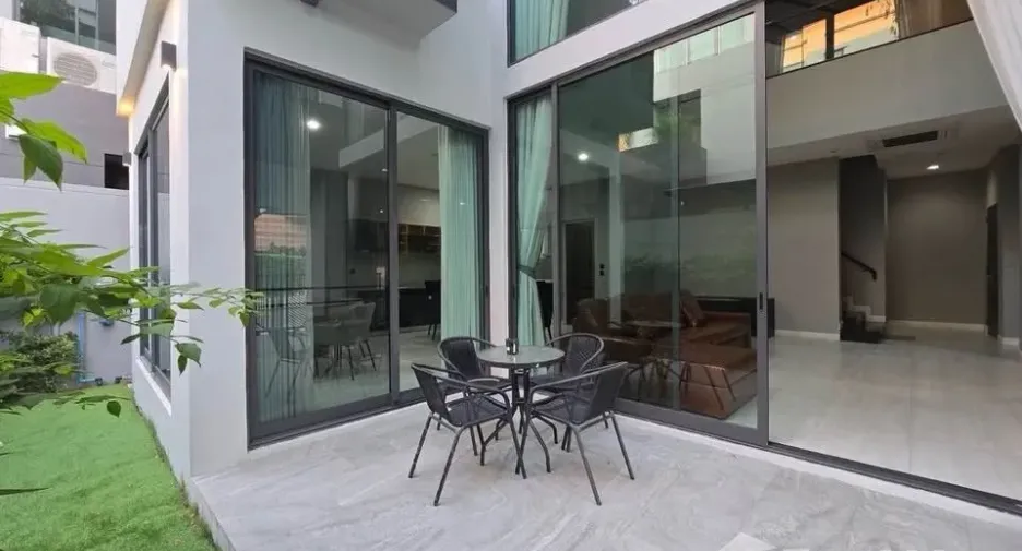 Haus zum Kauf und zur Miete mit 4 Zimmer in Suan Luang, Bangkok