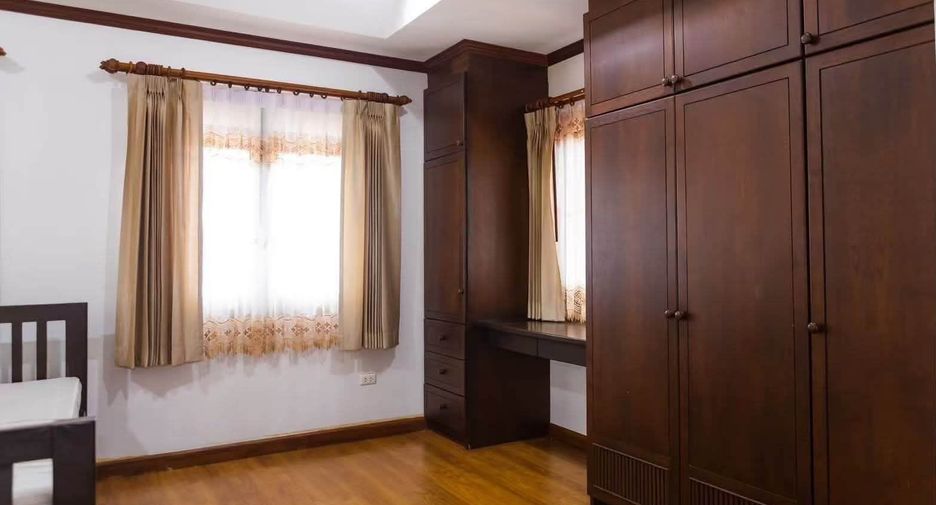 À louer 3 chambres maison à Mueang Phuket, Phuket