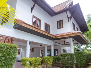 À louer 3 chambres maison à Mueang Phuket, Phuket