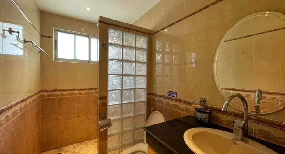 Casa en venta y en alquiler de 5 habitaciones en Jomtien, Pattaya