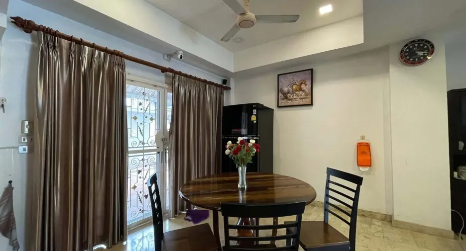 Casa en venta y en alquiler de 5 habitaciones en Jomtien, Pattaya
