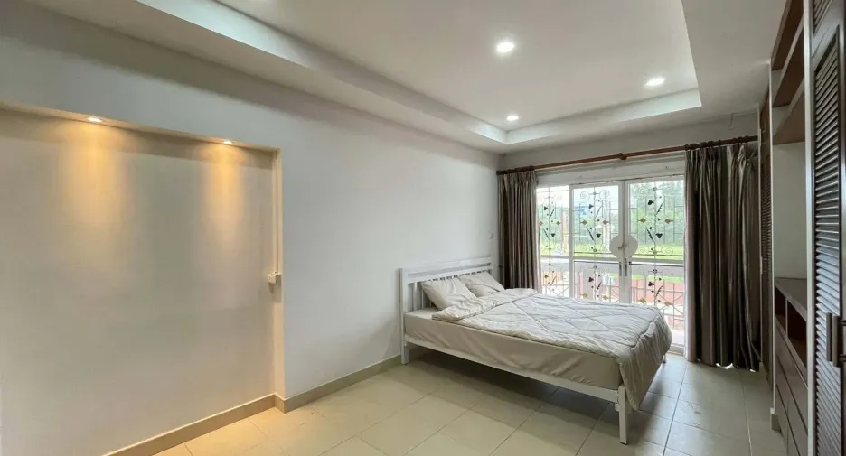 Casa en venta y en alquiler de 5 habitaciones en Jomtien, Pattaya