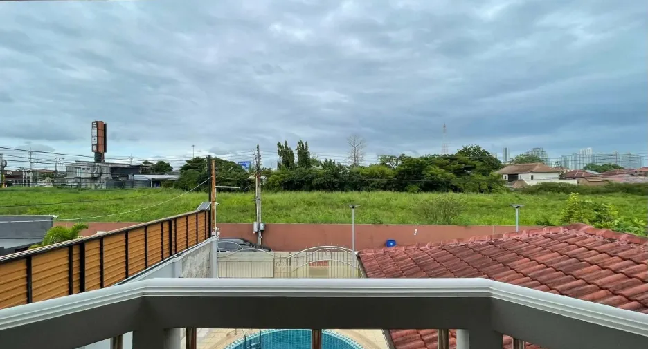 Casa en venta y en alquiler de 5 habitaciones en Jomtien, Pattaya