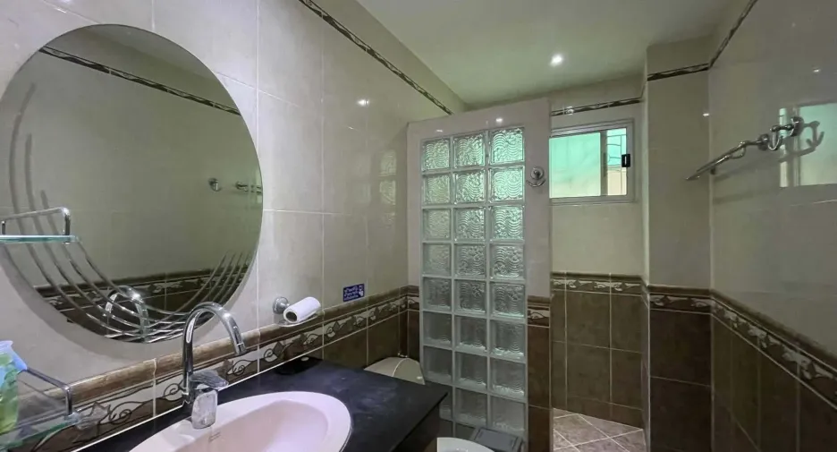 Casa en venta y en alquiler de 5 habitaciones en Jomtien, Pattaya