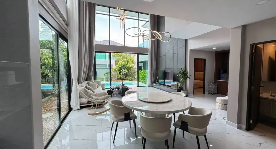 Casa en venta de 5 habitaciones en Huay Yai, Pattaya