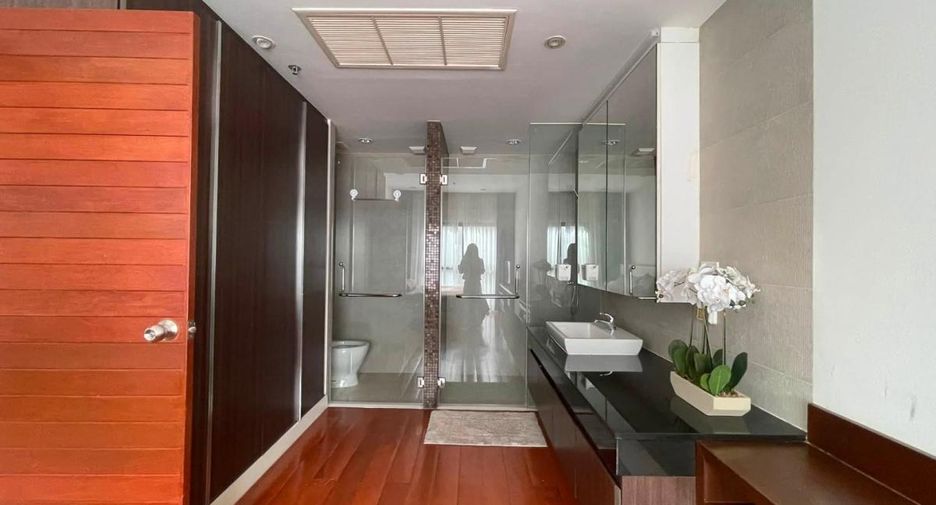 For rent 2 bedrooms condo in Bang Lamung, Chonburi